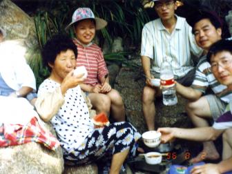 휴가 때 고향 냇가에서(1996) - 서울서부지원 판사 시절